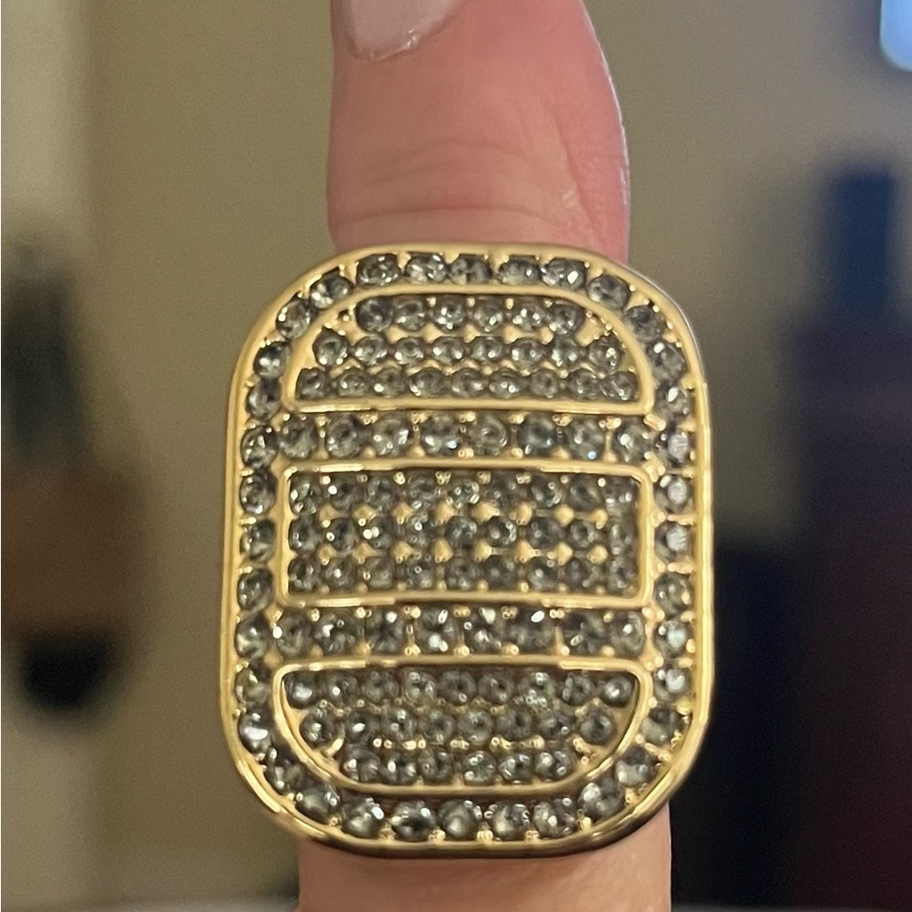 Gorgeous black ring